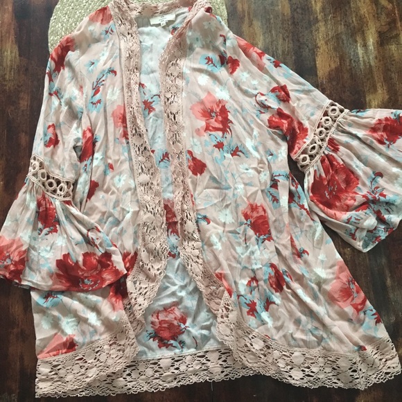 entro Tops - Entro Half sleeve floral Kimono